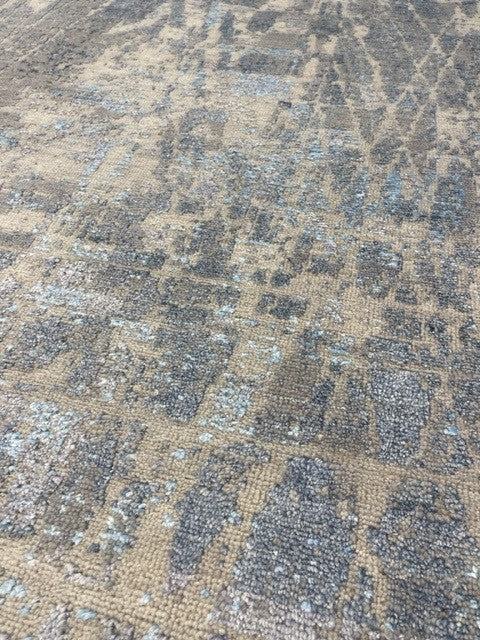 Hand-knotted carpet Modern
