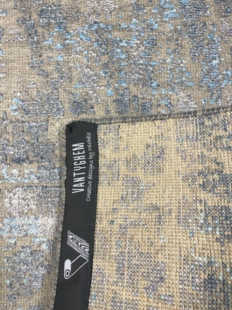 Hand-knotted carpet Modern