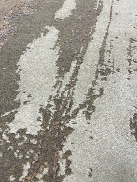 Hand-knotted carpet Modern