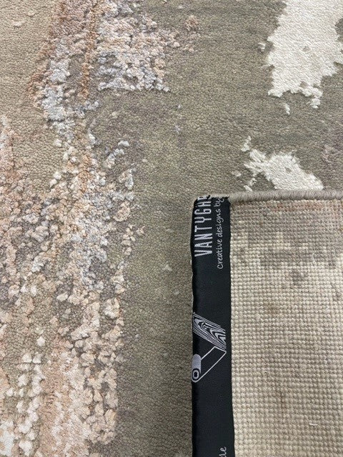 Hand-knotted carpet Modern