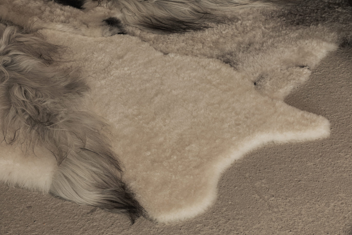 Patchwork sheepskins white gray