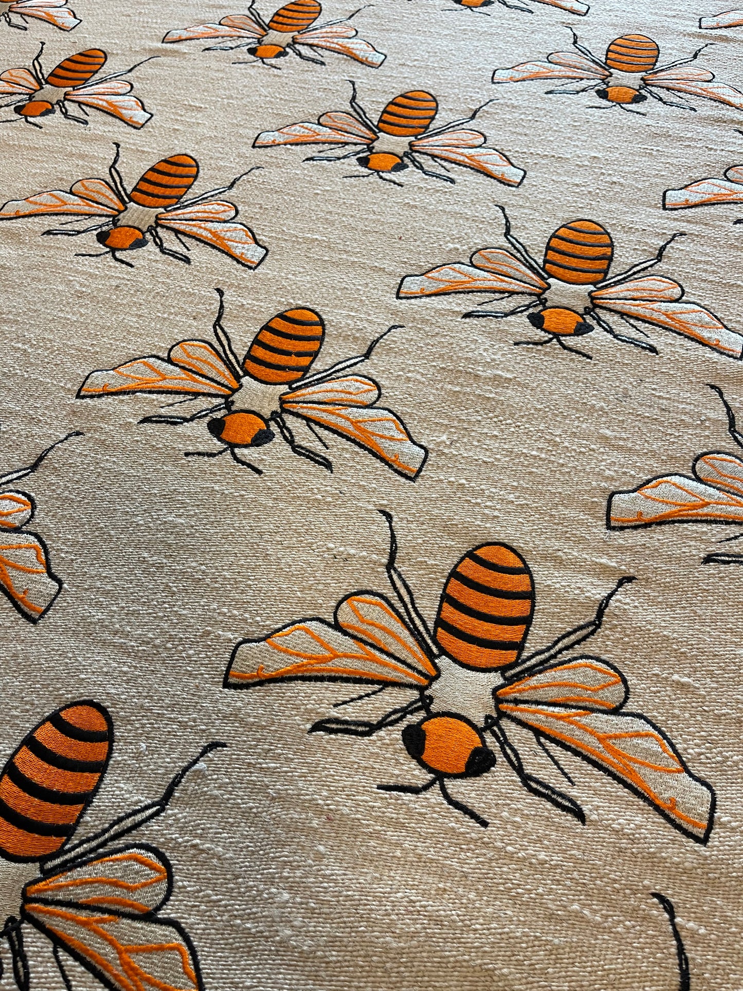 Hand-woven carpet Bee
