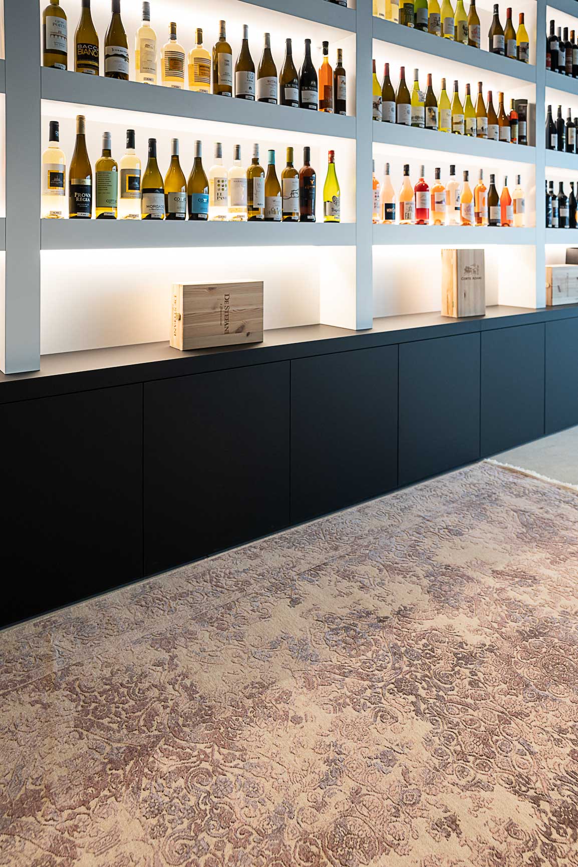 Hand-knotted carpet Oxidized