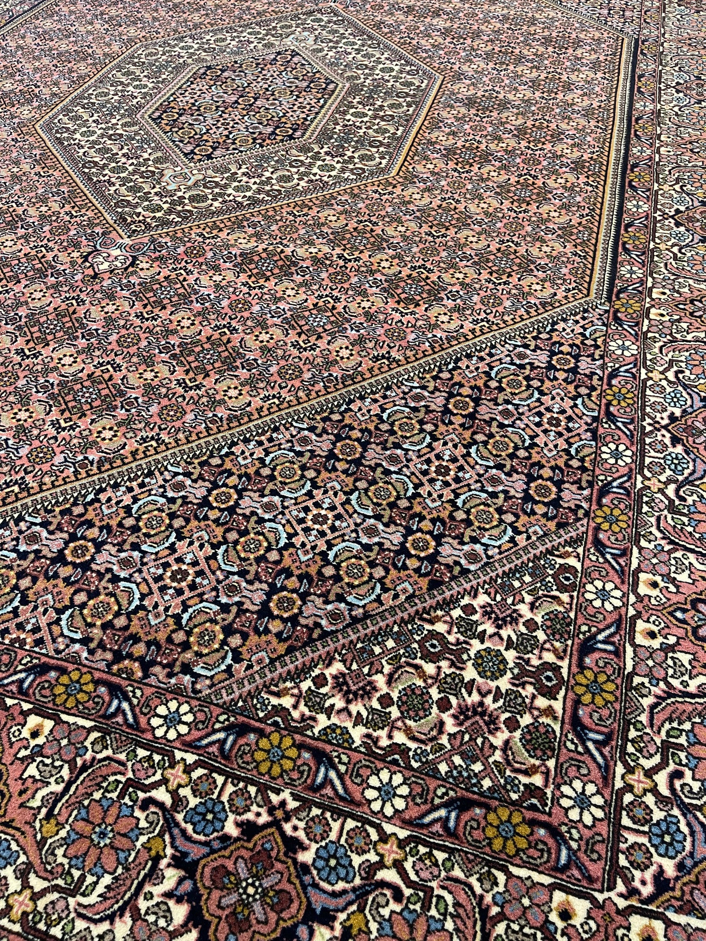 Hand-knotted carpet Bidjar