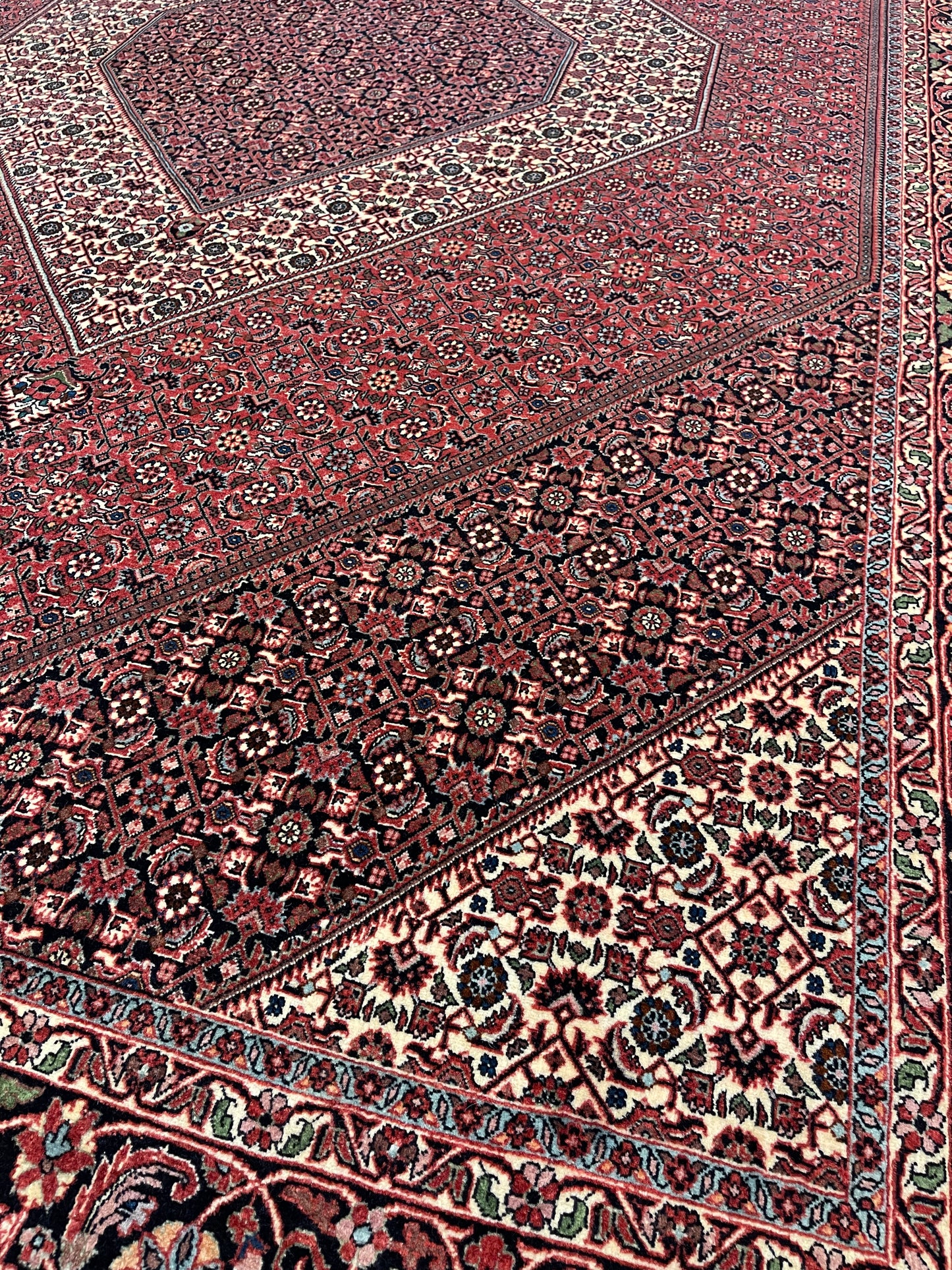 Hand-knotted carpet Bidjar