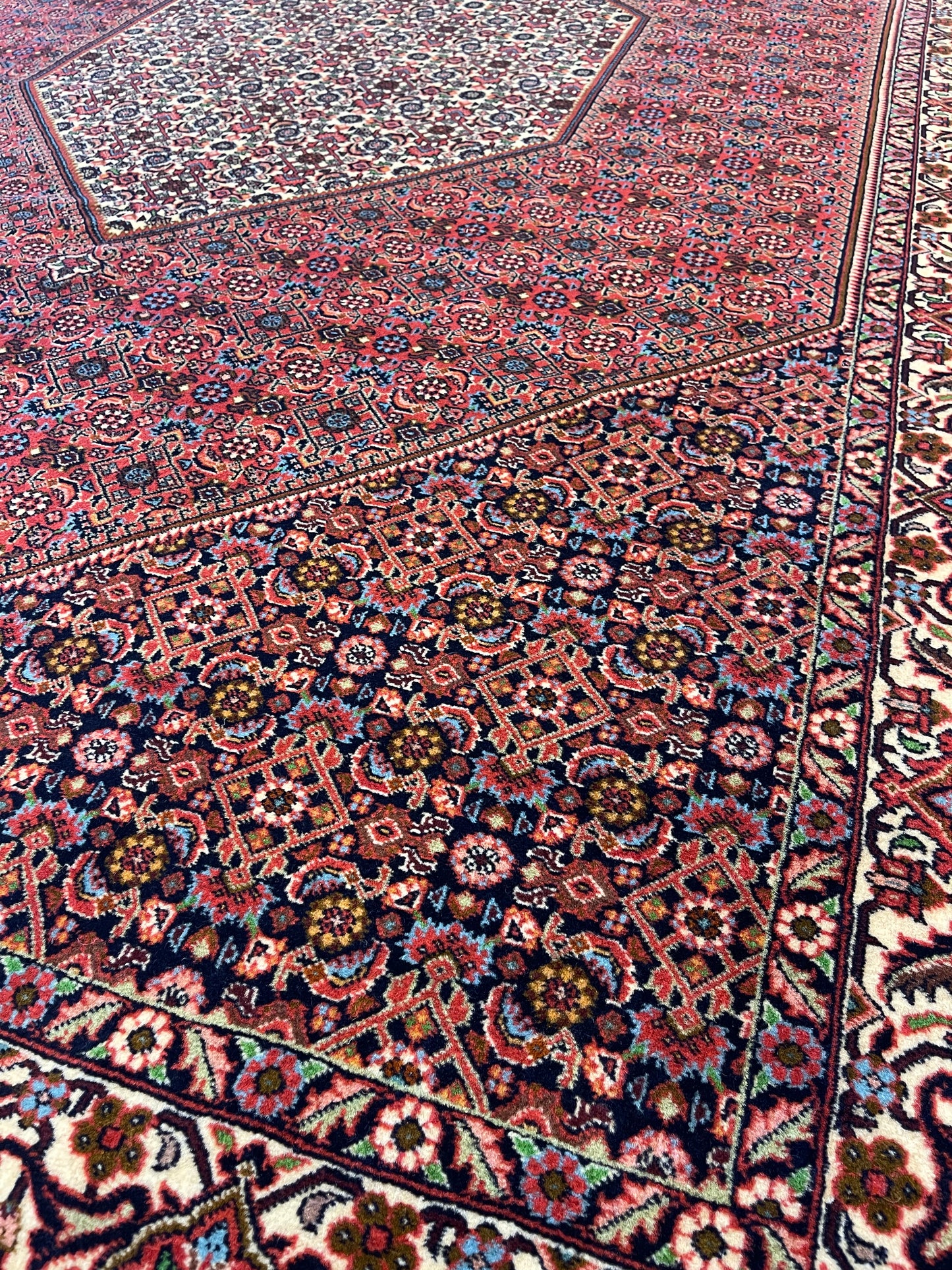 Hand-knotted carpet Bidjar