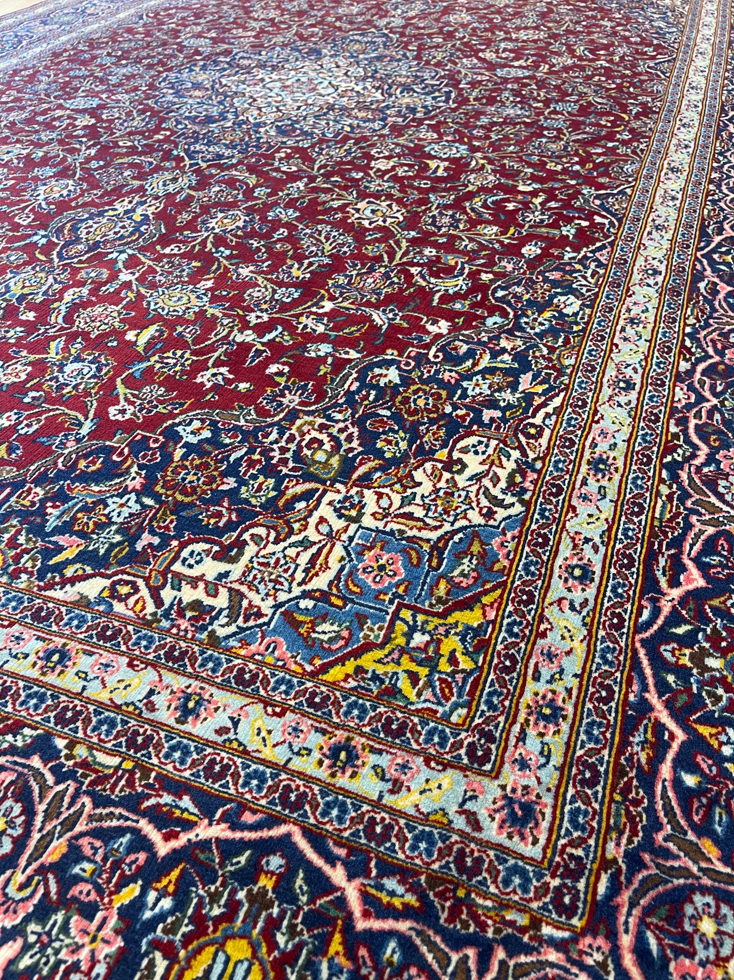 Tapis noué main Keshan