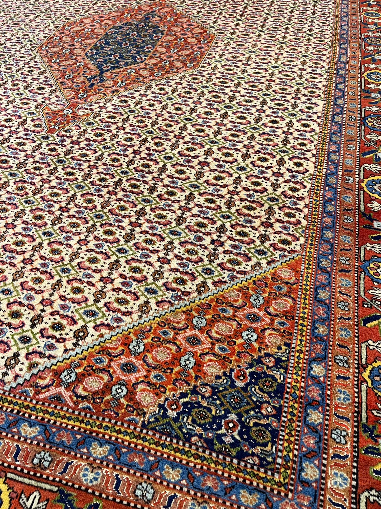 Hand-knotted carpet Seneh