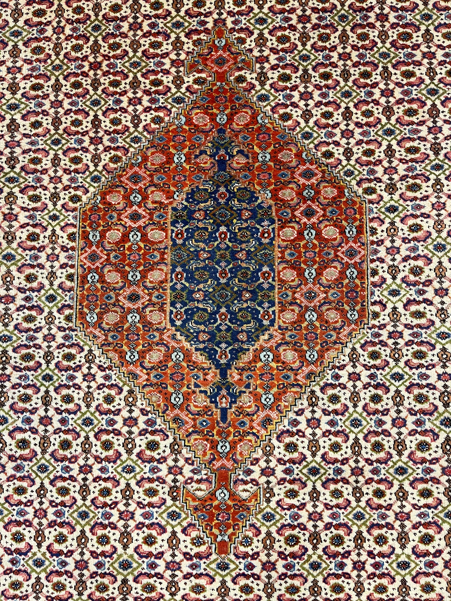 Hand-knotted carpet Seneh