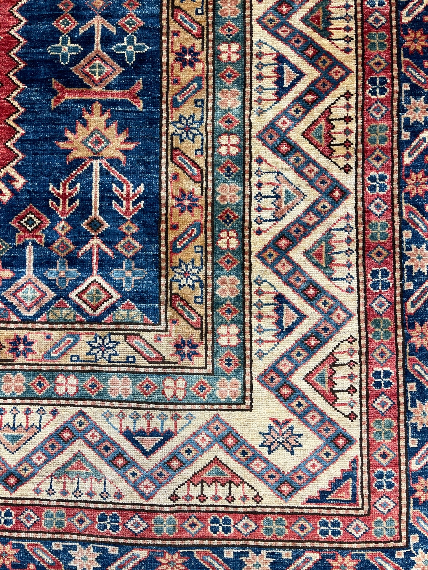 Tapis noué main Super Kazak