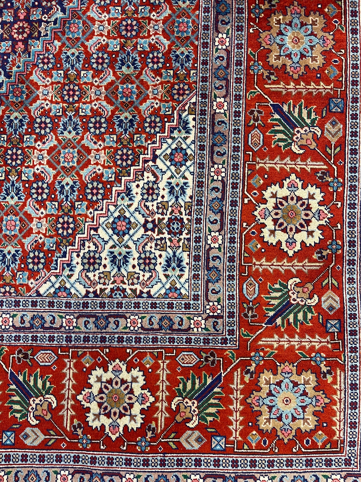 Tapis noué main Tabriz