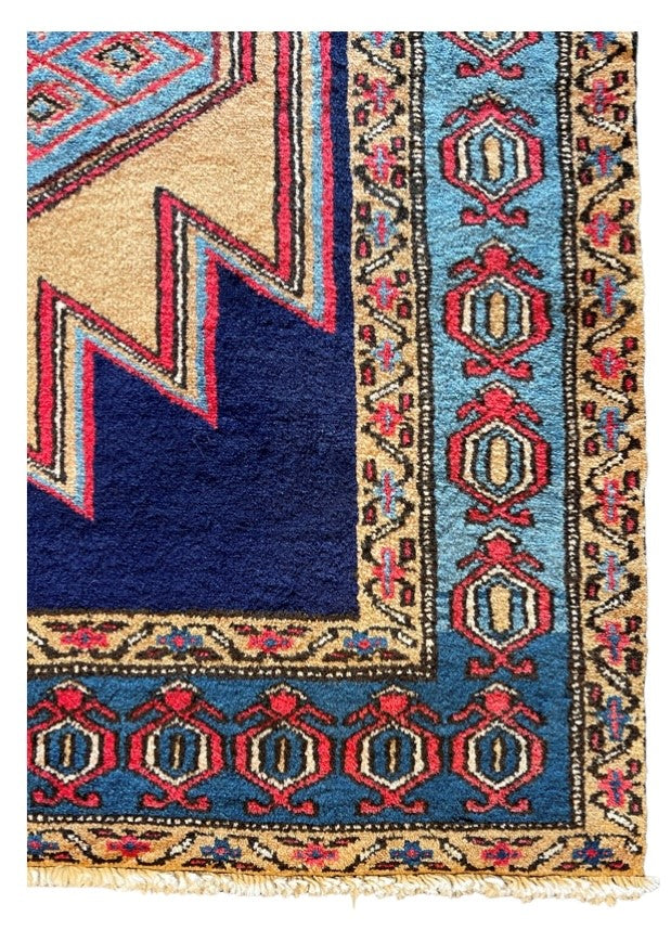 Hand-knotted carpet Mazlaghan